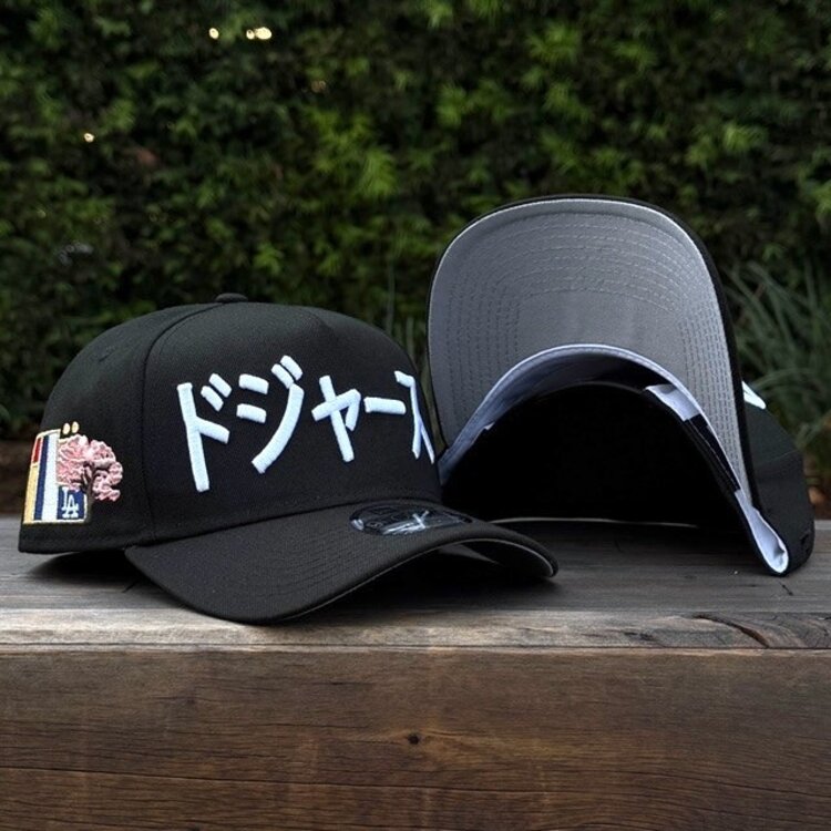 New Era LA Dodgers Black White Kanji Tokyo Series SP 940 a-frame