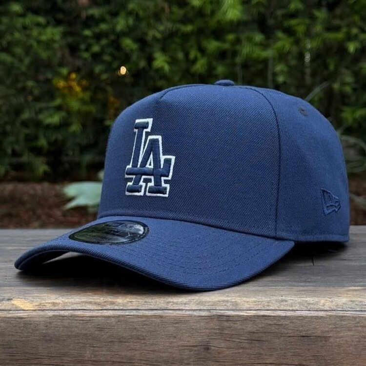 New Era LA Navy White Outline 50th Stadium Indigo UV 940 a-frame