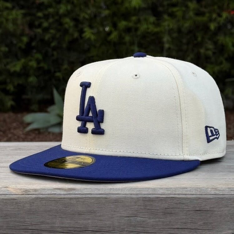 New Era LA Dodgers Ivory/Royal 2025 WS Champs Flags