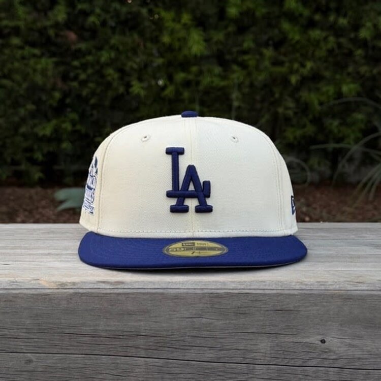 New Era LA Dodgers Ivory/Royal 2025 WS Champs Flags