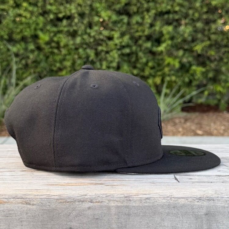 New Era Cincinnati Reds Black/Black 950 Snapback