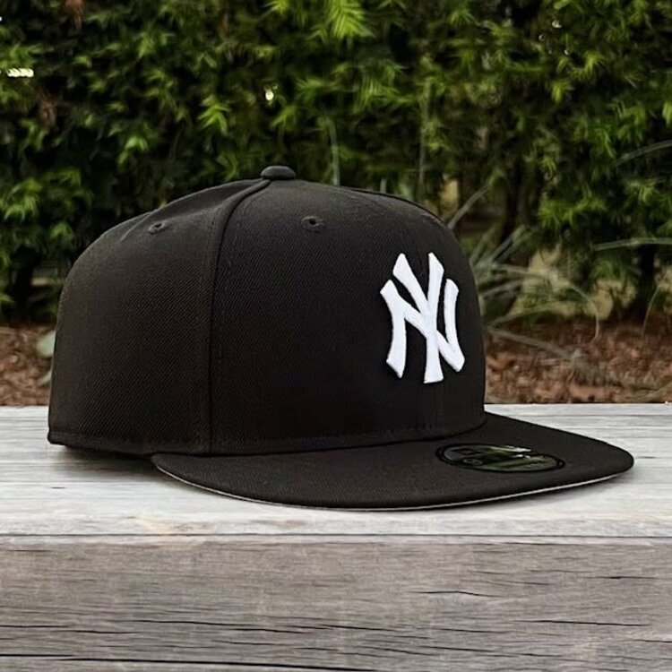 New Era New York Yankees BW Snapback 950
