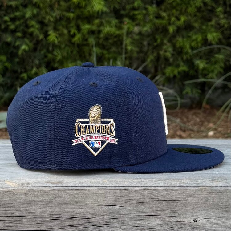 New Era LA Dodgers Navy Ivory 2025 WS Champs Trophy 950 Snapback