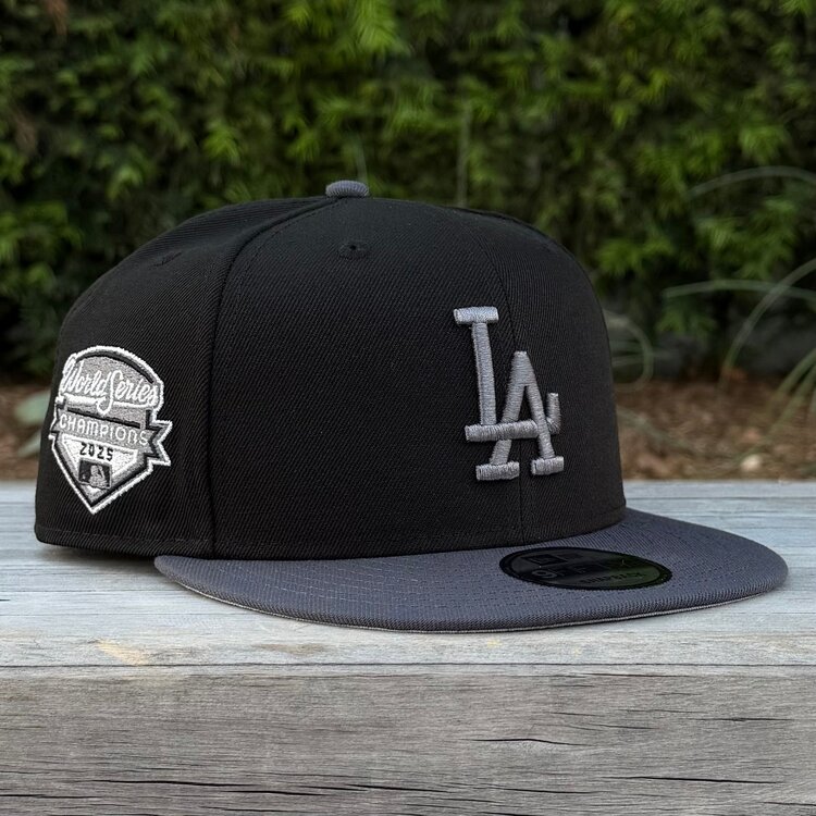 New Era LA Dodgers Black/Graphite 2025 WS Champs Side Patch 950 Snapback
