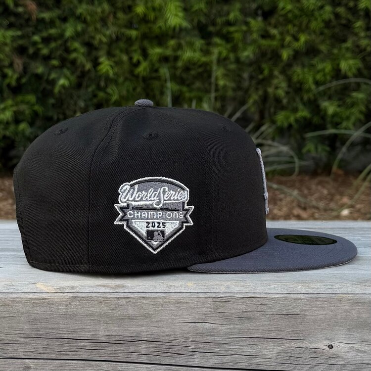 New Era LA Dodgers Black/Graphite 2025 WS Champs Side Patch 950 Snapback
