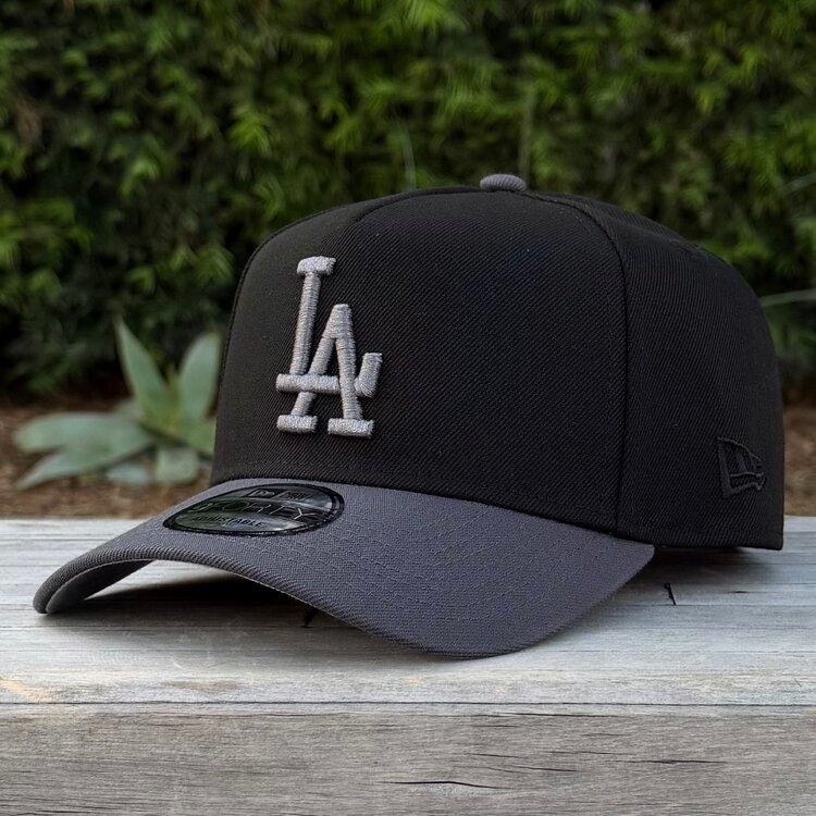 New Era LA Dodgers Black/Graphite 2025 WS Champs Side Patch 940 A-Frame