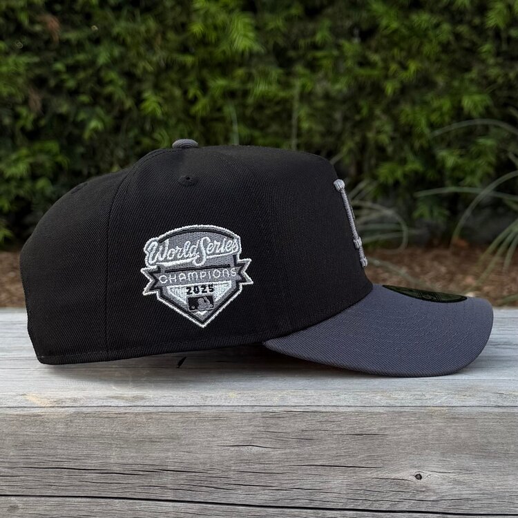 New Era LA Dodgers Black/Graphite 2025 WS Champs Side Patch 940 A-Frame