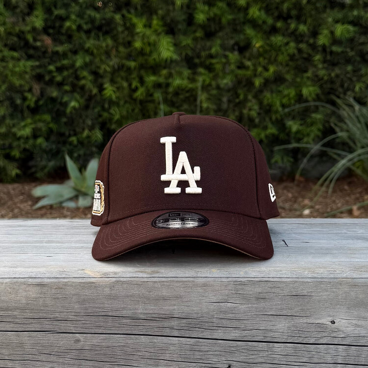 New Era LA Dark Brown Ivory 2025 World Series Champs Laurel SP 940 a-frame