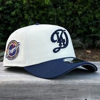 New Era LA City Connect Ivory/Navy Back to Back World Series Champs Circle 940 a-frame