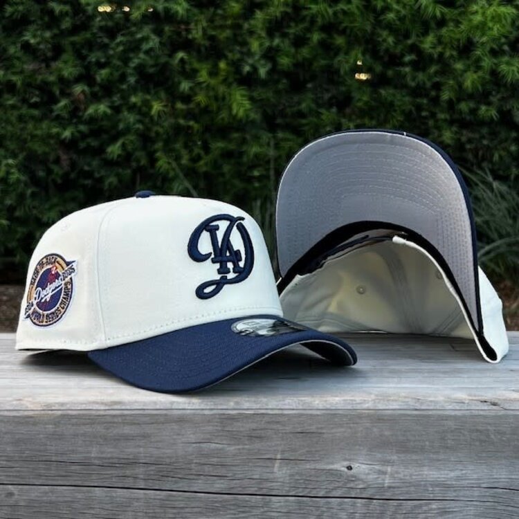 New Era LA City Connect Ivory/Navy Back to Back World Series Champs Circle 940 a-frame
