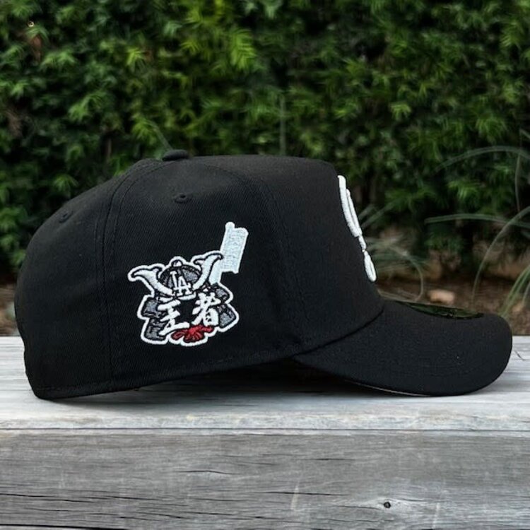 New Era LA City Connect Black Metallic Silver Japanese 2025 WS Champs 940 a-frame
