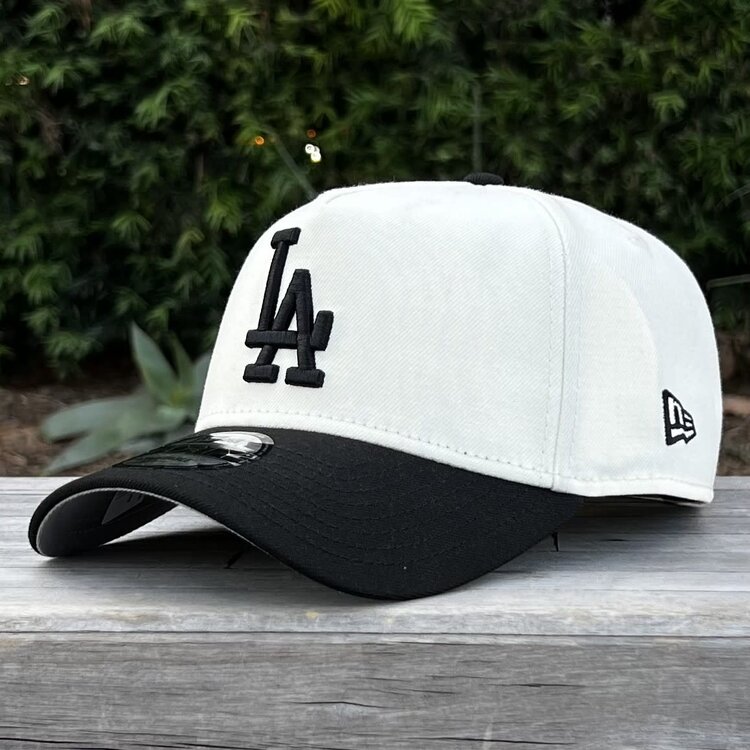 New Era LA Ivory/Black Japanese 2025 World Series Champs 940 a-frame