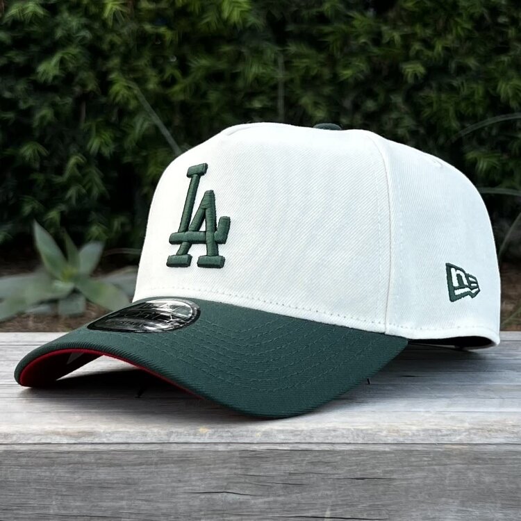 New Era LA Ivory/Dark Green Back to Back World Series Champs Circle Red UV 940 a-frame