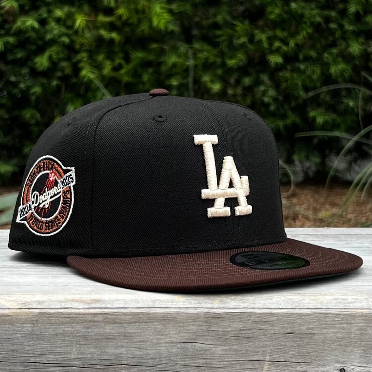 New Era LA Black/Dark Brown Metallic Back to Back World Series Champs Circle 950 Snapback