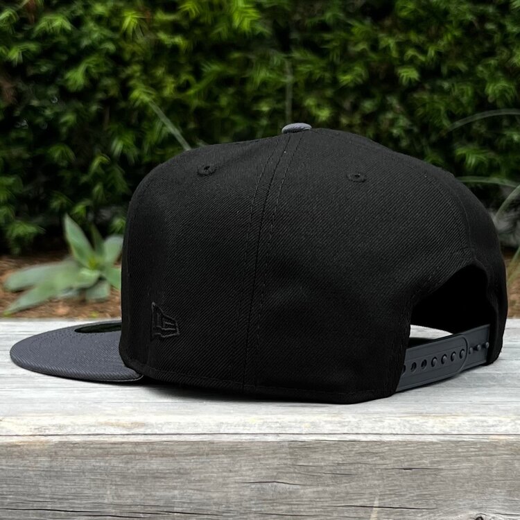 New Era LA Black/Graphite Back to Back World Series Champs Circle 950 Snapback