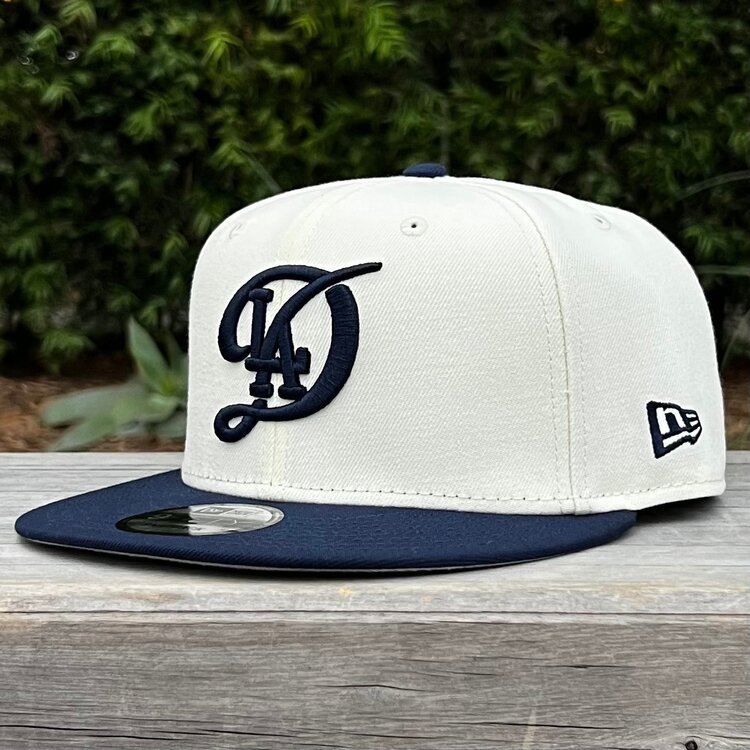 New Era LA City Connect Ivory/Navy 2025 World Series Champions Circle 950 Snapback
