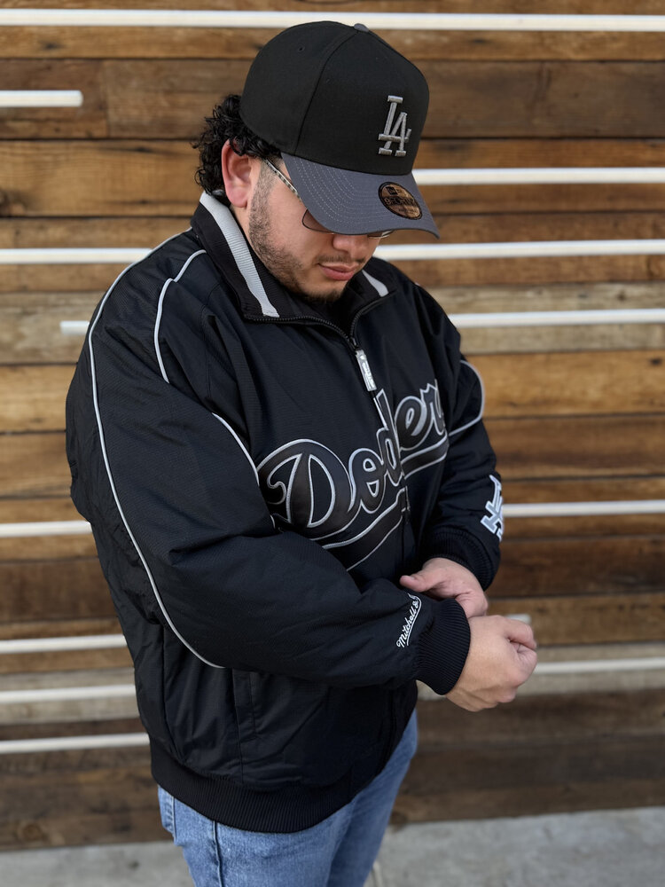 Mitchell and Ness LA Dodgers Men's 2005 Dugout Jacket Black