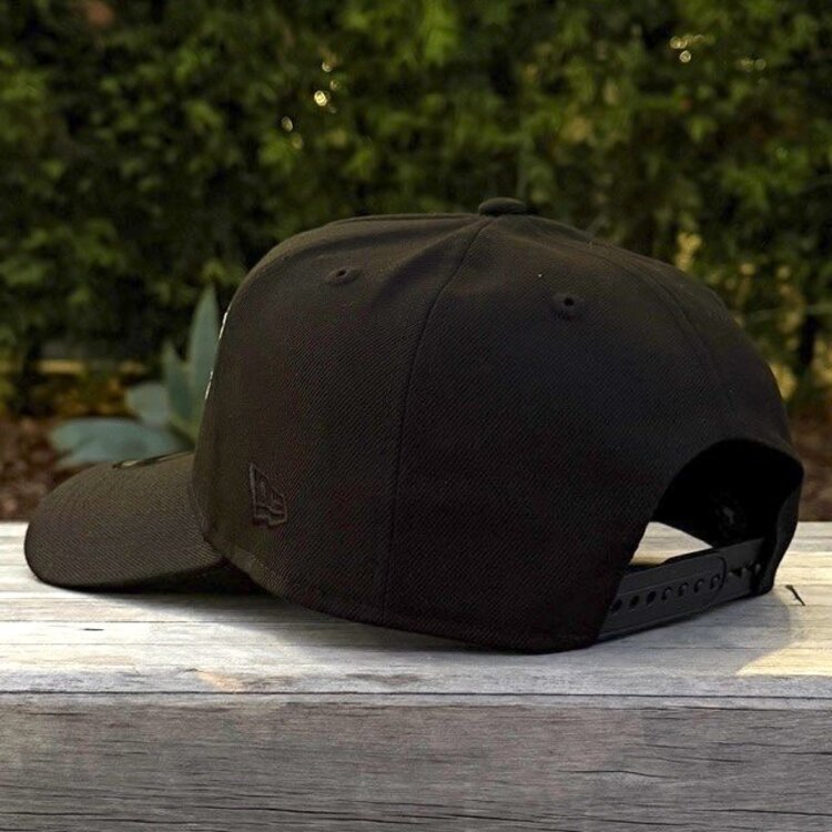 New Era LA Dodgers Black Silver Cherry Blossom Kanji SP 940 a-frame