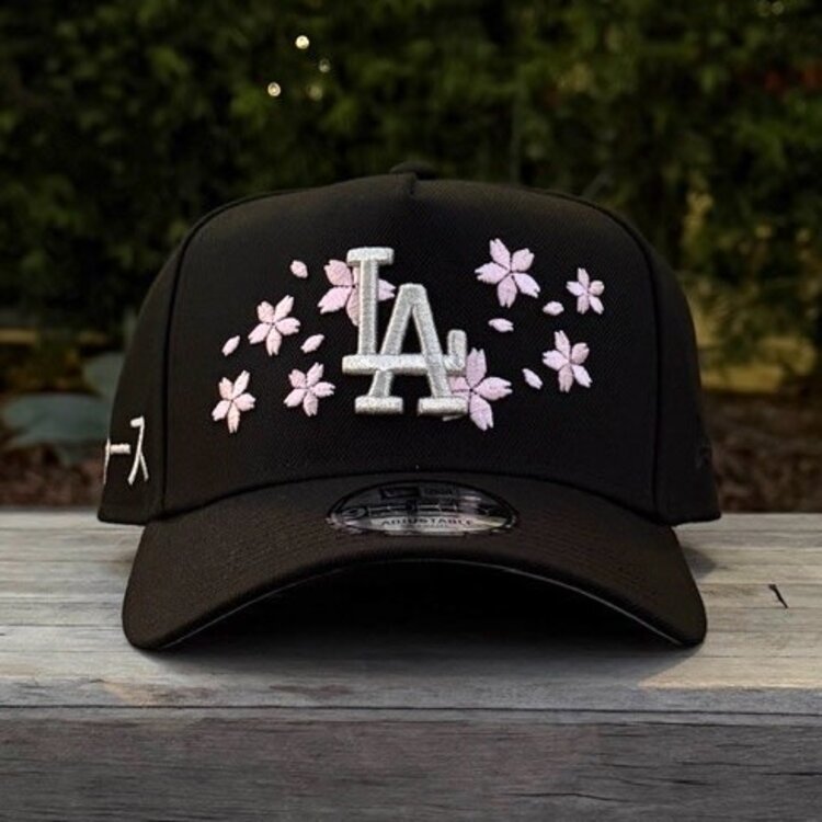 New Era LA Dodgers Black Silver Cherry Blossom Kanji SP 940 a-frame