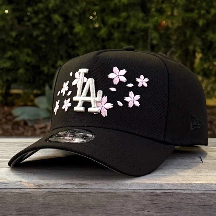 New Era LA Dodgers Black Silver Cherry Blossom Kanji SP 940 a-frame