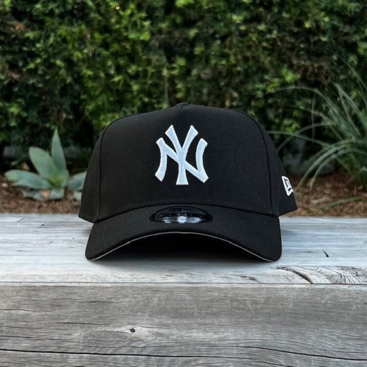 New Era NY Black White Gray UV 940 A-Frame