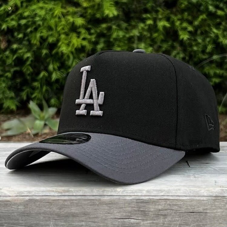 New Era LA Black/Graphite Back to Back World Series Champs Circle 940 a-frame