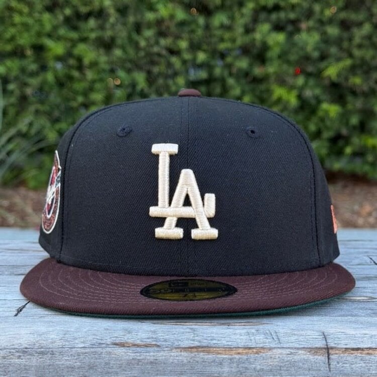 New Era LA Black/Dark Brown Ivory Back to Back WS Champs Circle