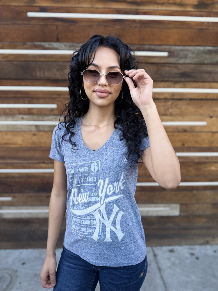 Majestic Yankees W V-Neck Terrorizing Play