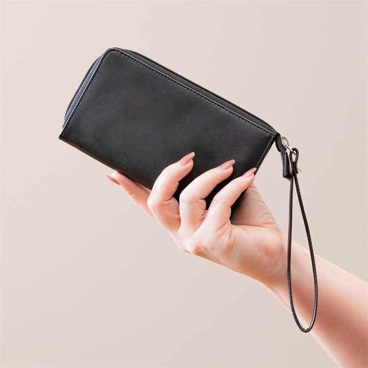 Evergreen LA Dodgers Wristlet Wallet Black