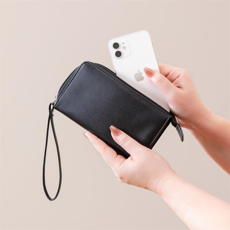 Evergreen LA Dodgers Wristlet Wallet Black