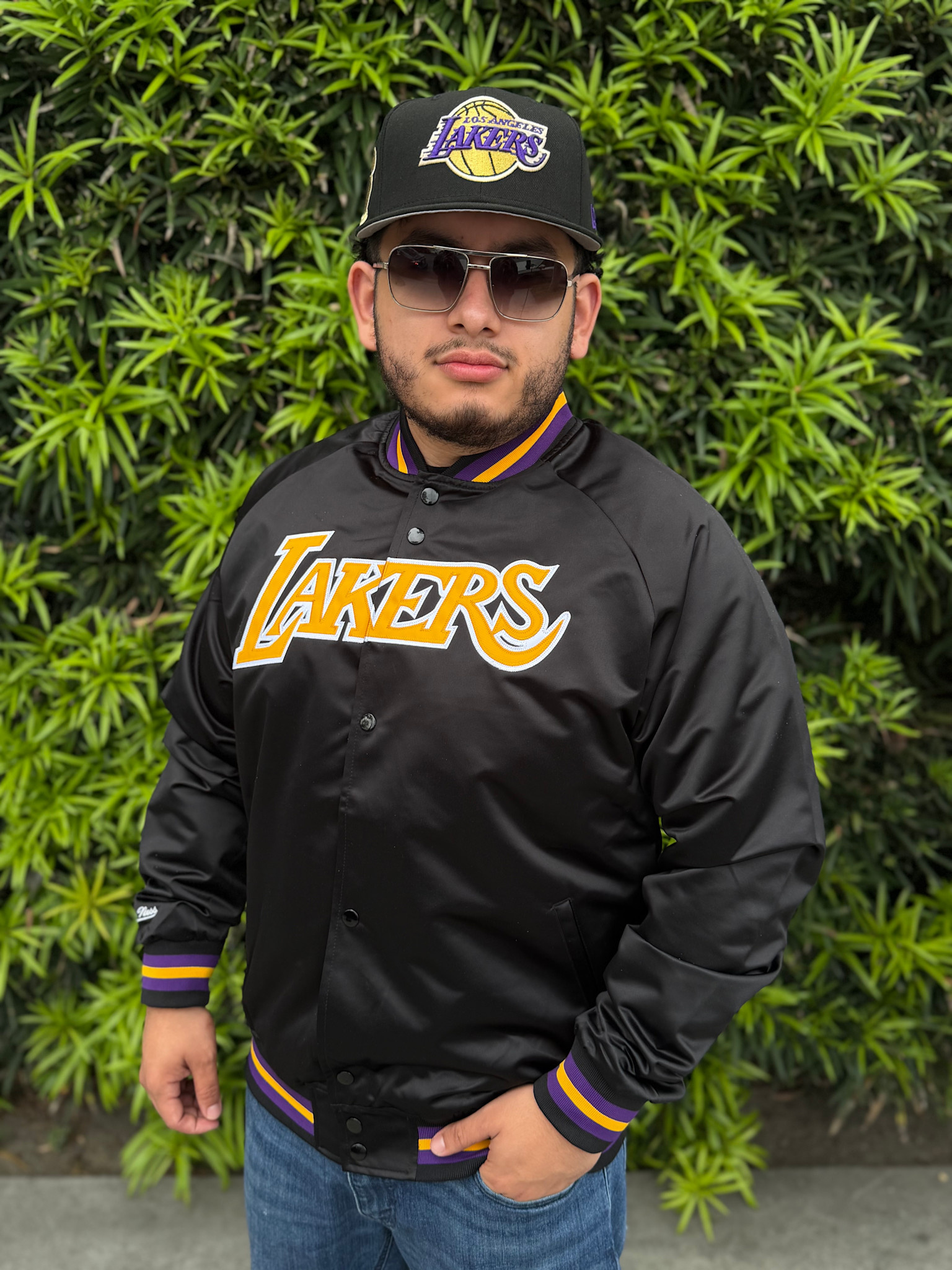 Lakers スタジャン ブラック LA Lakers M&N Lightweight Satin Jacket Black - The Locker Room of