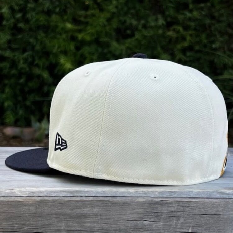 New Era LMX Pumas de la UNAM Ivory/Navy Side Script