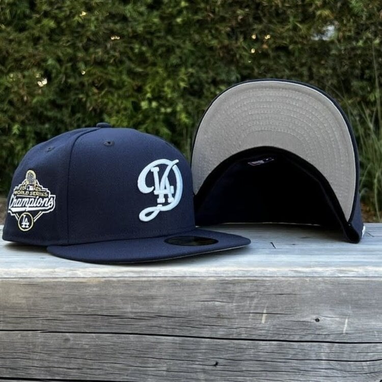 New Era LA City Connect Midnight Navy WS Champs Script Trophy