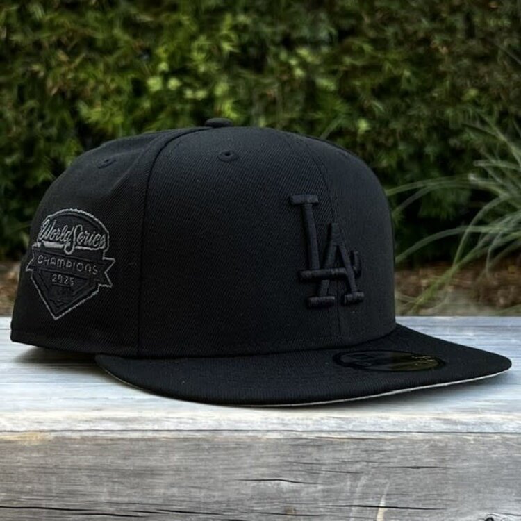 New Era LA Dodgers Black Black 2025 WS Champs Side Patch 950 Snapback