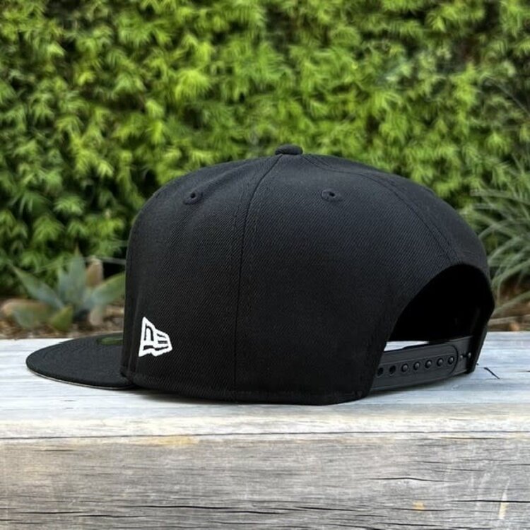 New Era LA Upside Down Black White WS Champs Script Trophy 950 Snapback