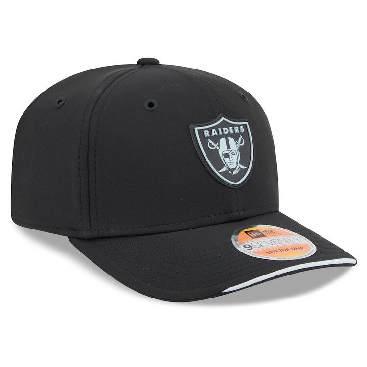 New Era Raiders Black 2026 Sideline 970 Stretch Snap Adjustable