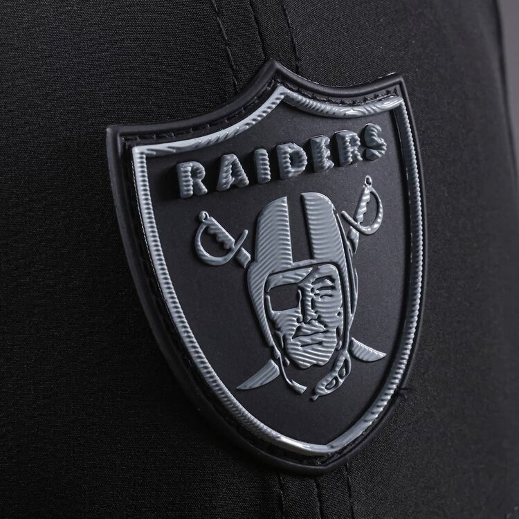 New Era Raiders Black 2026 Sideline 970 Stretch Snap Adjustable