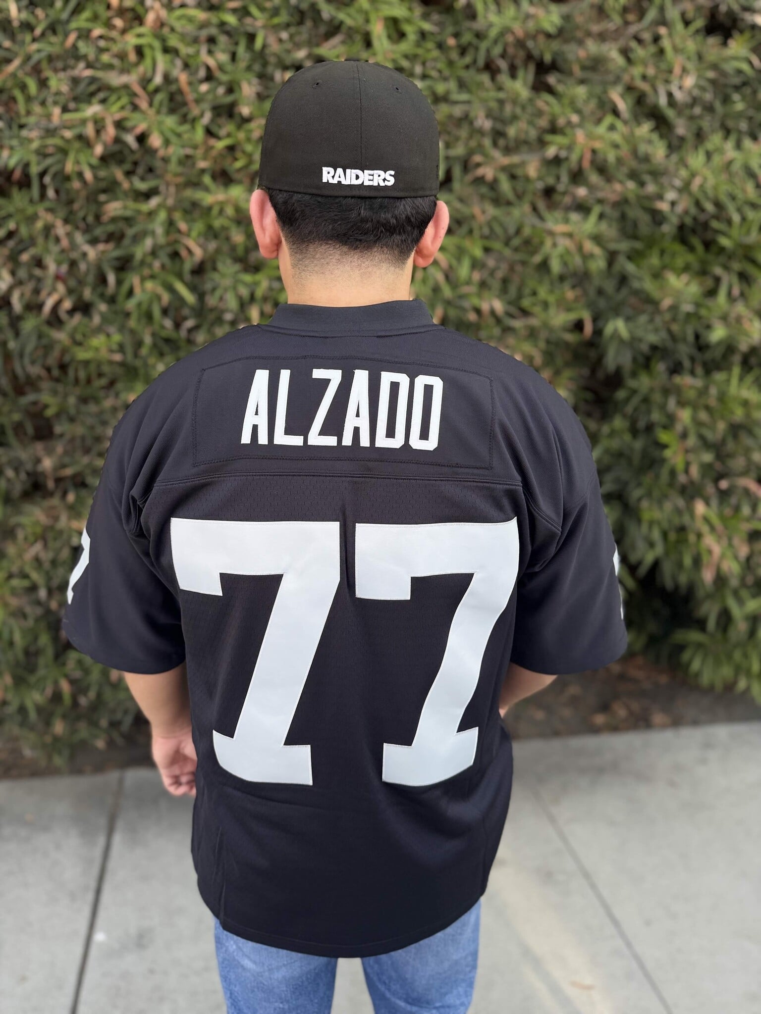 NFL Raiders Men's Mitchell & Ness 1983 Lyle Alzado #77 Jersey