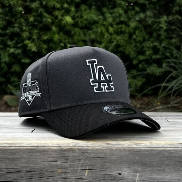 New Era LA Dodgers Graphite/Black 2025 WS Champs Trophy 940 A-Frame