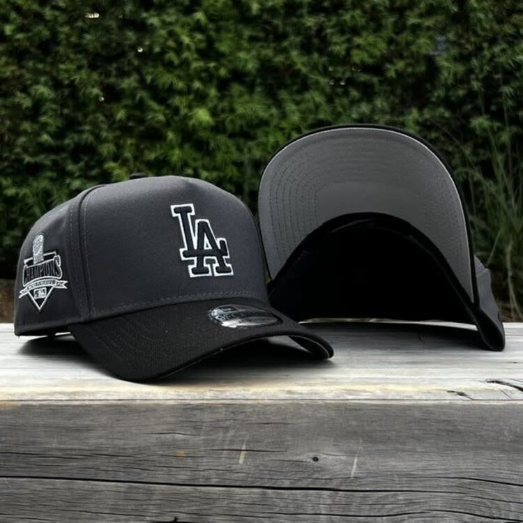 New Era LA Dodgers Graphite/Black 2025 WS Champs Trophy 940 A-Frame