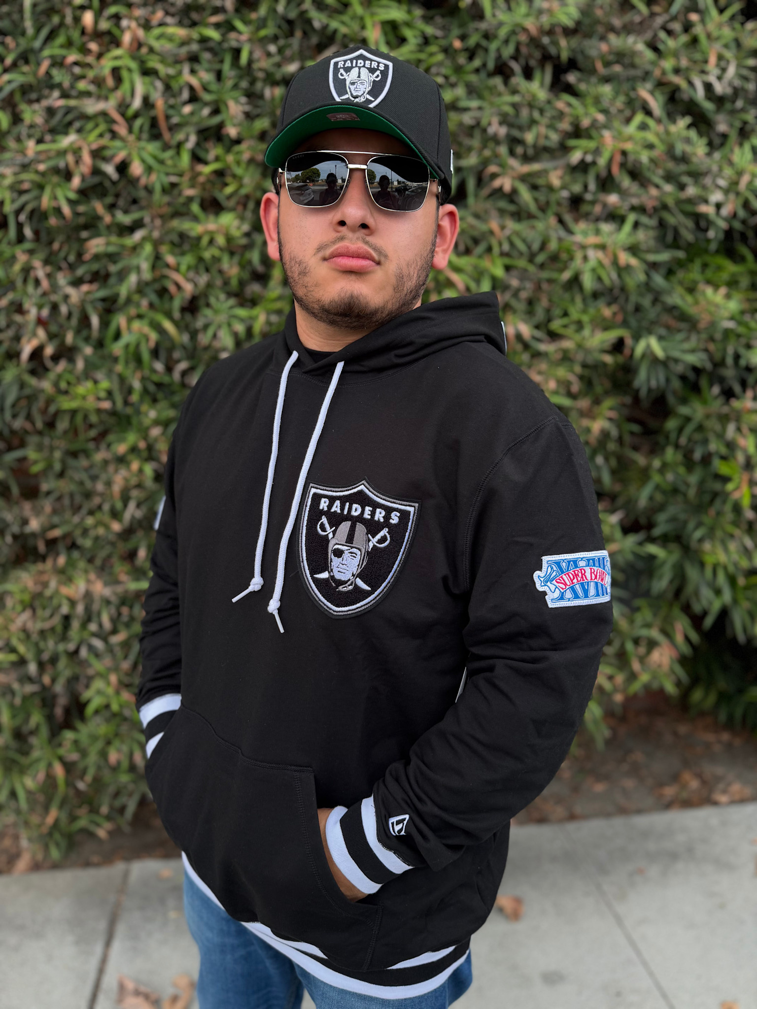 Raiders M NE Logo Select PO Hoodie - The Locker Room of Downey