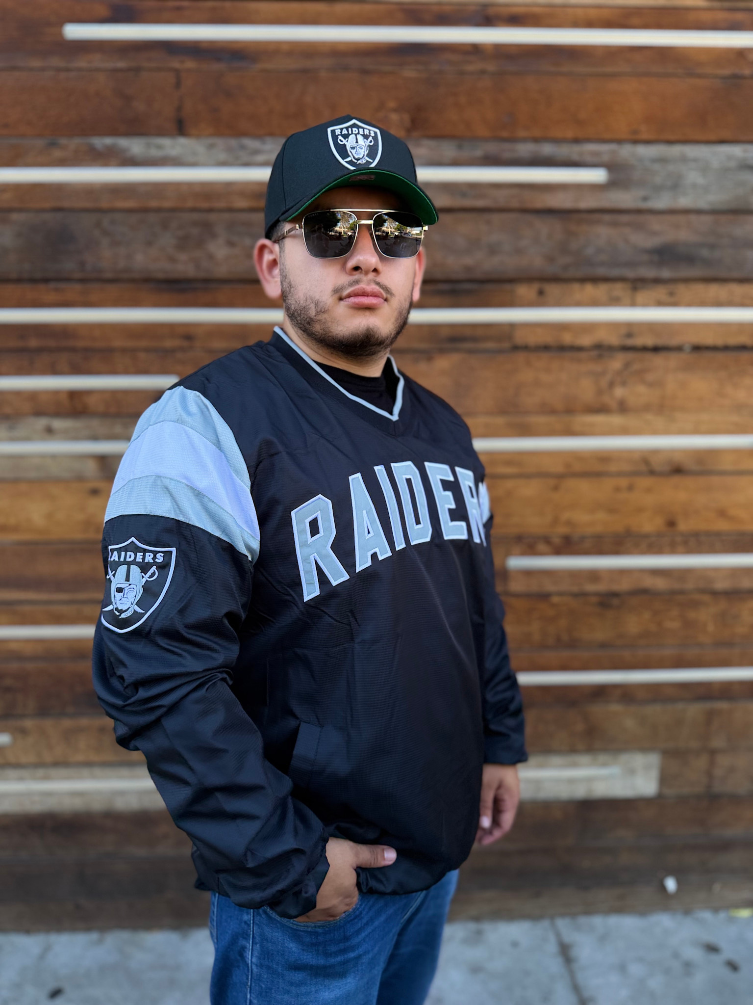 Raiders M GIII Clutch Hitter Black V-Neck Pullover - The Locker