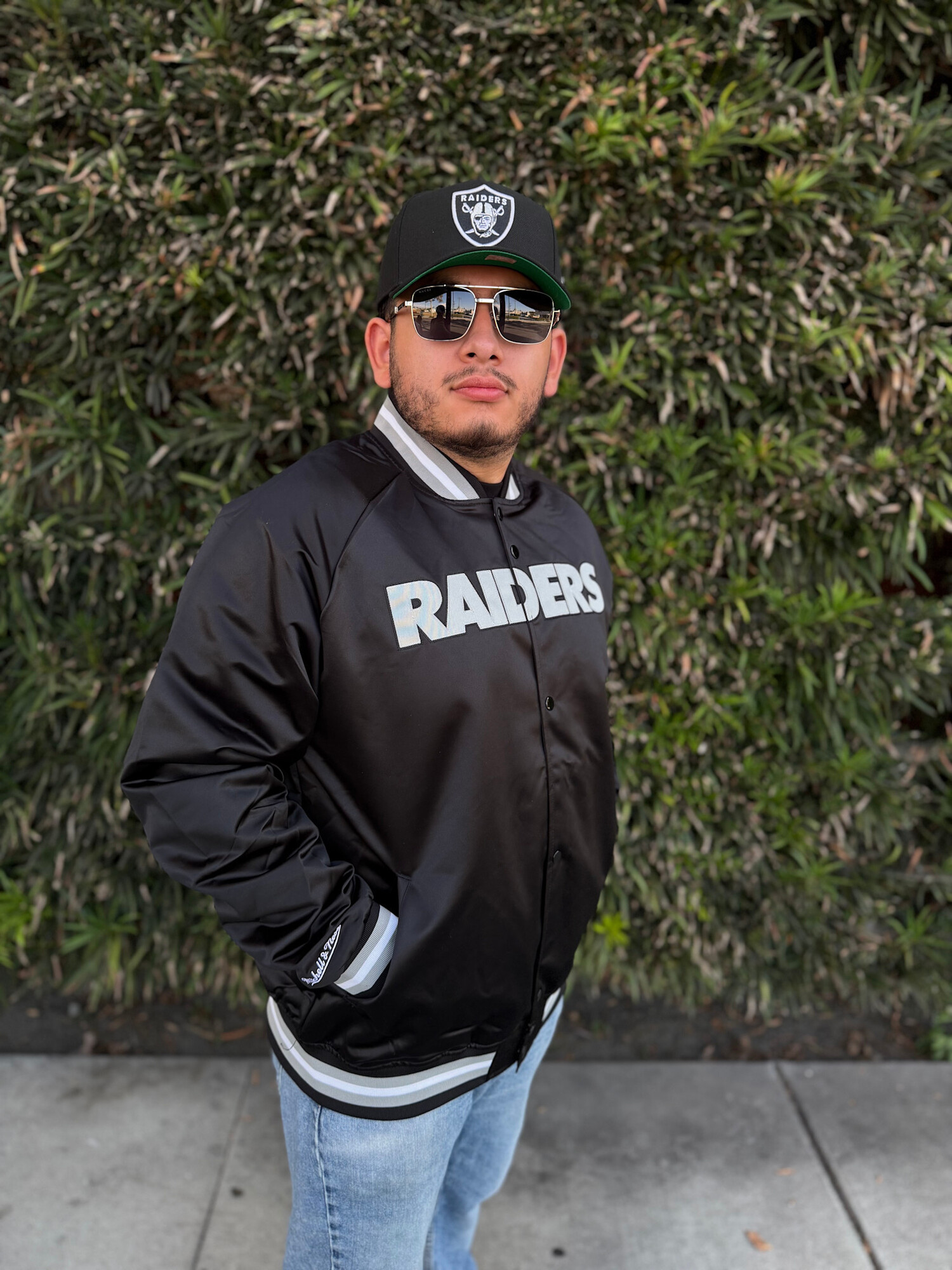 Raiders Mitchell & Ness Lightweight Satin Jacket Black - The