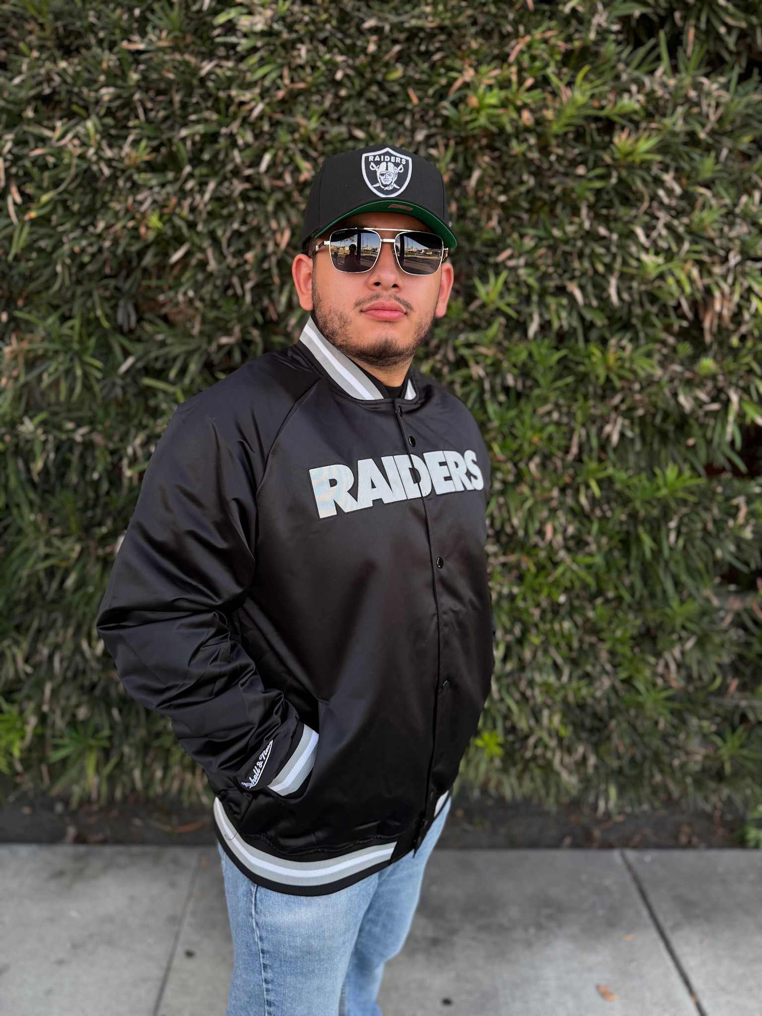 Raiders Mitchell & Ness Lightweight Satin Jacket Black - The