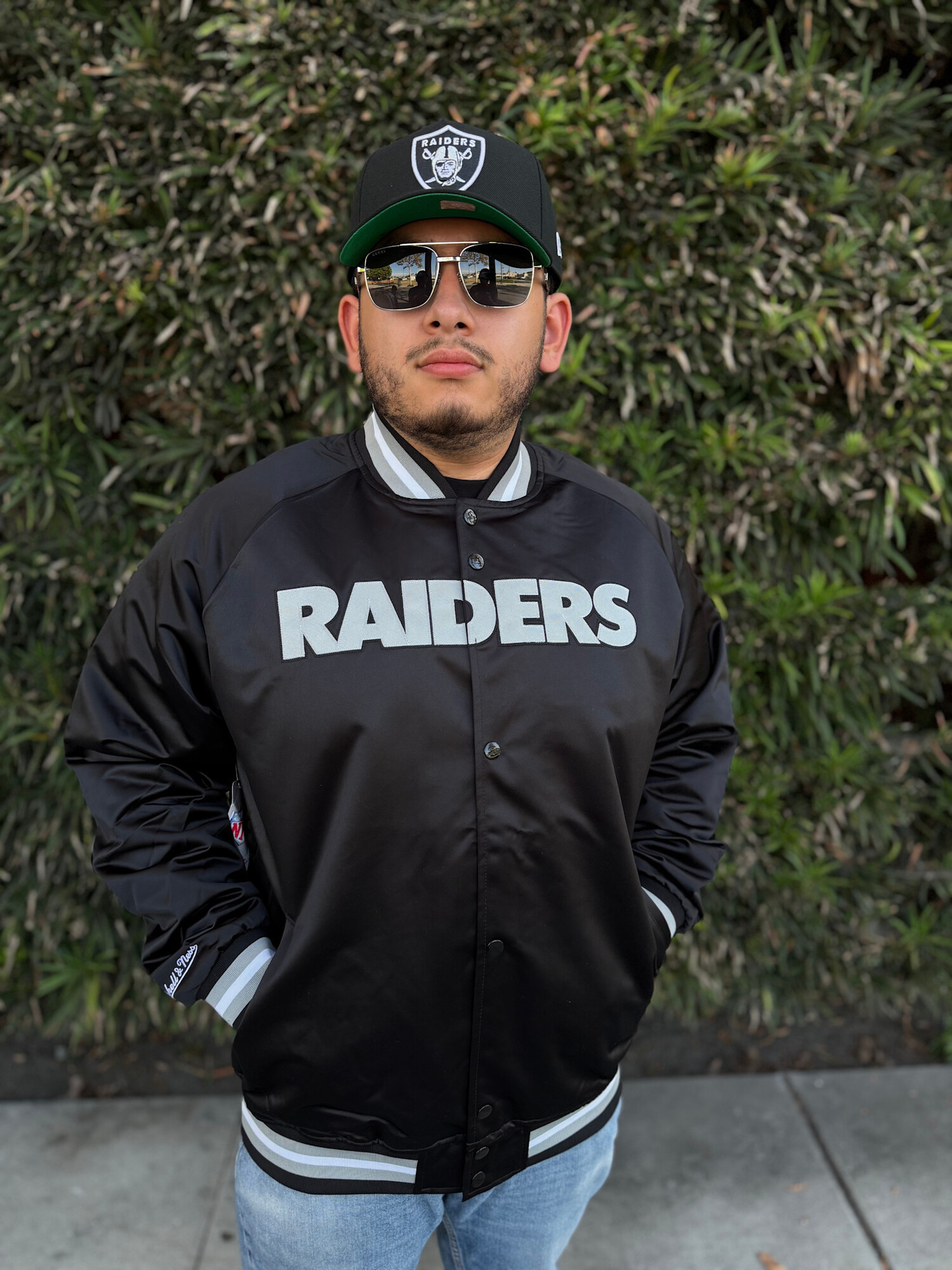 Raiders Mitchell & Ness Lightweight Satin Jacket Black - The