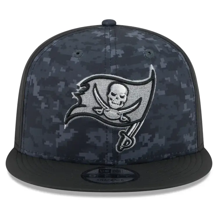 New Era Tampa Bay Buccaneers 2026 Salute to Service Snapback 950