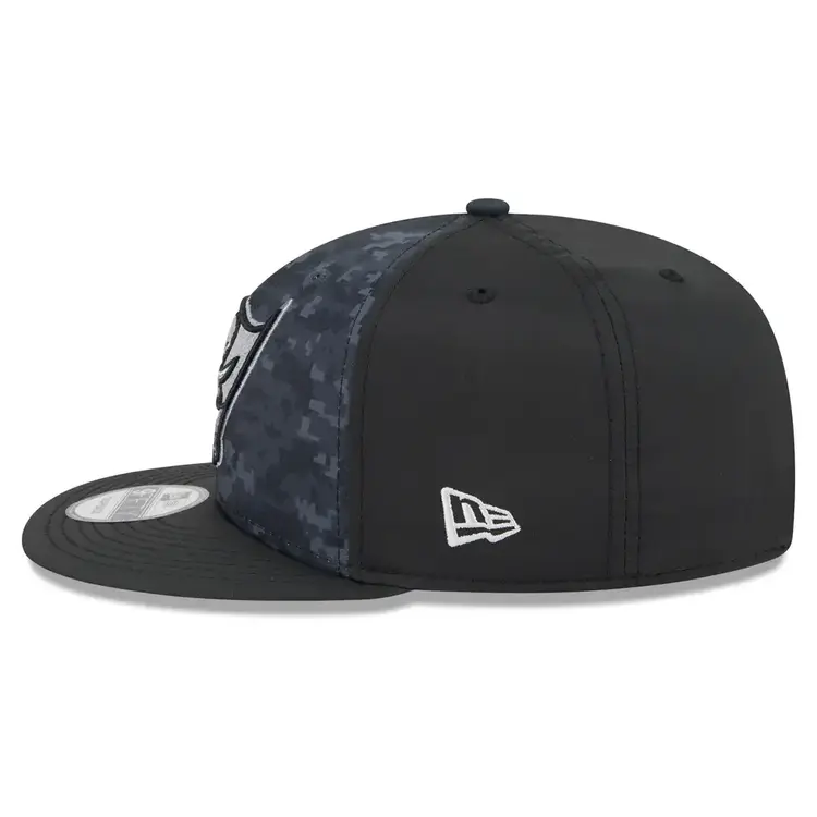 New Era Tampa Bay Buccaneers 2026 Salute to Service Snapback 950