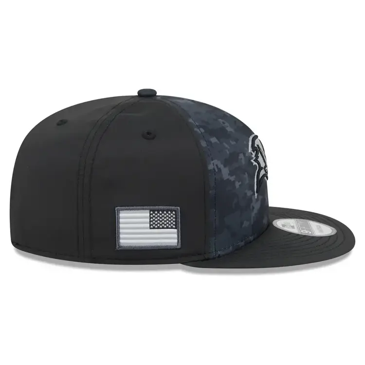 New Era Tampa Bay Buccaneers 2026 Salute to Service Snapback 950