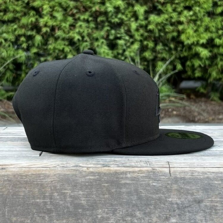 New Era LA Rams Black Black 950 Snapback