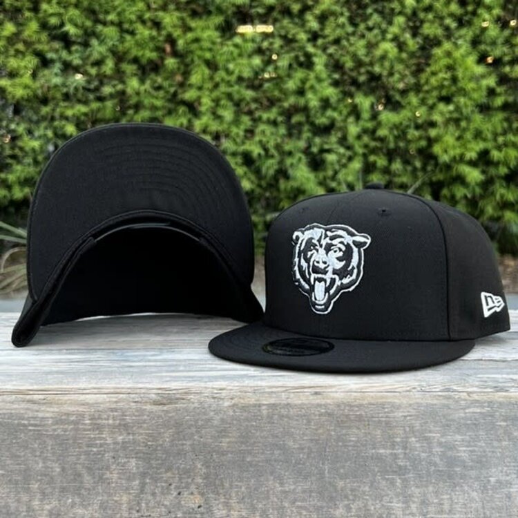 New Era Chicago Bears Head Black White Snapback 950